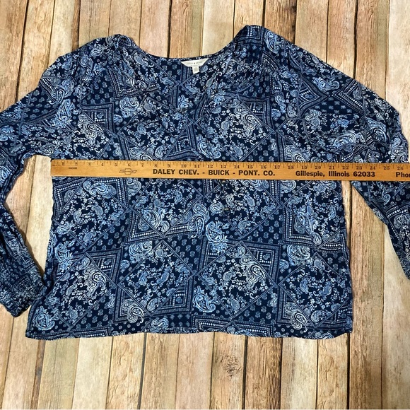 Lucky Brand Women’s Top Size Lg Blue White With Paisley Long Sleeves Boho V-Neck - Picture 3 of 11